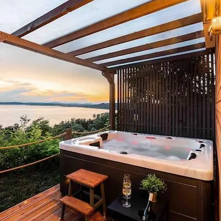 Tinyhouse With View To Balaton - Liliput Balatonakarattya