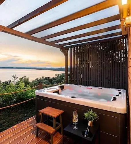 Tinyhouse With View To Balaton - Liliput Balatonakarattya