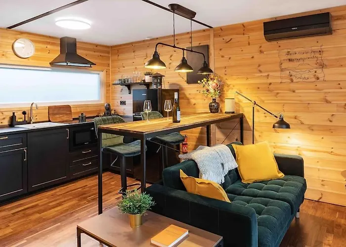 Tinyhouse With View To Balaton - Liliput Balatonakarattya